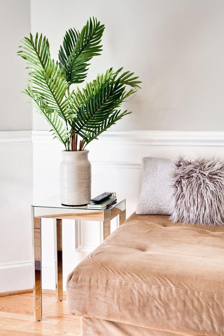 Sala de estar elegantemente projetada com móveis modernos em um apartamento no Building Pennsylvania Avenue Southeast - leyla-matt - 1582715 em Washington, Washington Sala de estar elegantemente projetada com móveis modernos em um apartamento no Building Pennsylvania Avenue Southeast - leyla-matt - 1582715 em Washington, Washington