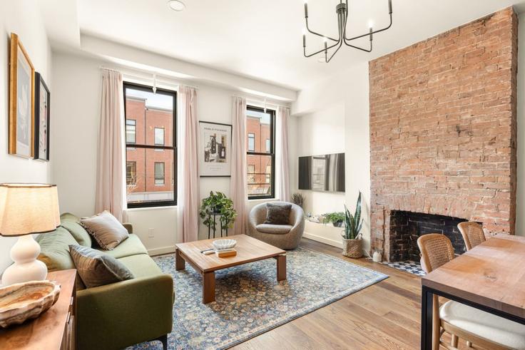Salle de séjour élégante avec mobilier moderne dans un appartement à Building Race Street - libertyhillsrentals - 1543069 à Cincinnati, Cincinnati Salle de séjour élégante avec mobilier moderne dans un appartement à Building Race Street - libertyhillsrentals - 1543069 à Cincinnati, Cincinnati