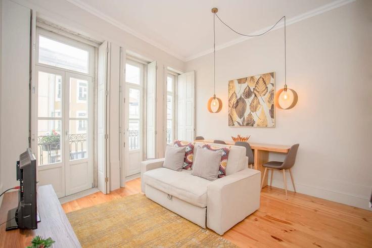 Building Viela do Anjo - liiiving - 1335618 adresindeki bir dairede modern mobilyalarla zarif bir şekilde tasarlanmış oturma odası União das freguesias de Cedofeita, Santo Ildefonso, Sé, Miragaia, São Nicolau e Vitória, Porto Building Viela do Anjo - liiiving - 1335618 adresindeki bir dairede modern mobilyalarla zarif bir şekilde tasarlanmış oturma odası União das freguesias de Cedofeita, Santo Ildefonso, Sé, Miragaia, São Nicolau e Vitória, Porto