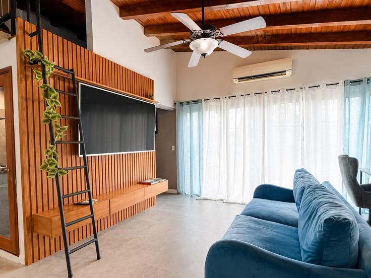 Panama City, Panama City에 위치한 Building Avenida 1 Norte - living-gen - 1623192 유닛의 세련된 인테리어가 돋보이는 거실