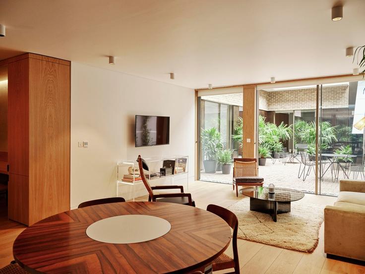 Building Harley Street - livingrooms - 1050085 - LON adresindeki bir dairede modern mobilyalarla zarif bir şekilde tasarlanmış oturma odası City of Westminster, London Building Harley Street - livingrooms - 1050085 - LON adresindeki bir dairede modern mobilyalarla zarif bir şekilde tasarlanmış oturma odası City of Westminster, London