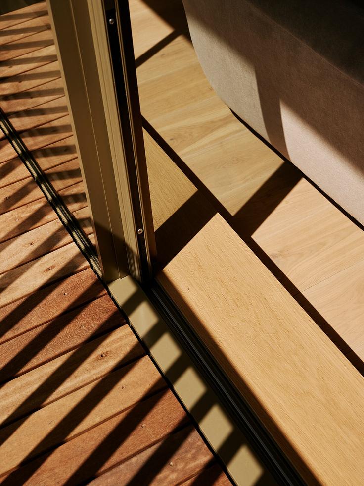 London City of WestminsterのBuilding New Cavendish Street - livingrooms - 1050078 - LONのアパートメントにある、モダンな家具を備えたエレガントなデザインのリビングルーム London City of WestminsterのBuilding New Cavendish Street - livingrooms - 1050078 - LONのアパートメントにある、モダンな家具を備えたエレガントなデザインのリビングルーム