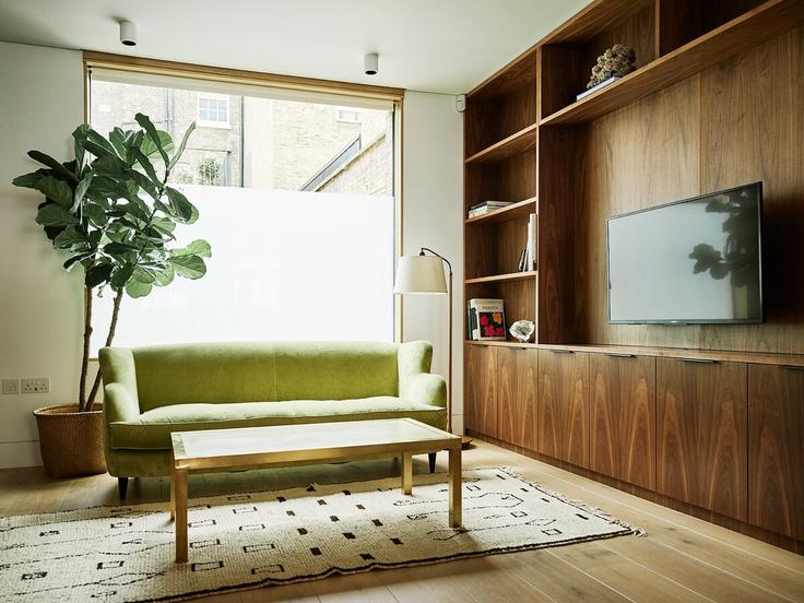 London City of WestminsterのBuilding Duchess Mews - livingrooms - 1050075 - LONのアパートメントにある、モダンな家具を備えたエレガントなデザインのリビングルーム London City of WestminsterのBuilding Duchess Mews - livingrooms - 1050075 - LONのアパートメントにある、モダンな家具を備えたエレガントなデザインのリビングルーム