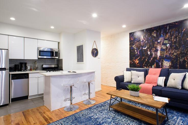 New York ManhattanのBuilding East 26th Street - livly-housing - 1245693 - NYCのアパートメントにある、モダンな家具を備えたエレガントなデザインのリビングルーム