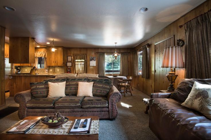 Building Raccoon Road - livly-housing - 1248075 - USA adresindeki bir dairede modern mobilyalarla zarif bir şekilde tasarlanmış oturma odası Wawona, Wawona Building Raccoon Road - livly-housing - 1248075 - USA adresindeki bir dairede modern mobilyalarla zarif bir şekilde tasarlanmış oturma odası Wawona, Wawona