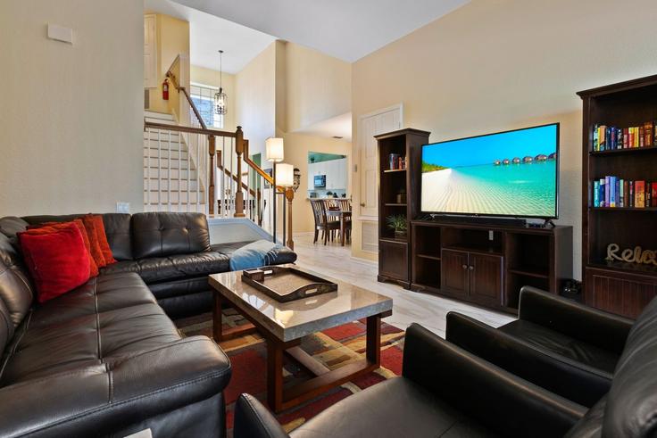 Four Corners, Four Corners에 위치한 Building Dinville Street - livly-housing - 1246672 - MCO 아파트의 세련된 인테리어가 돋보이는 거실