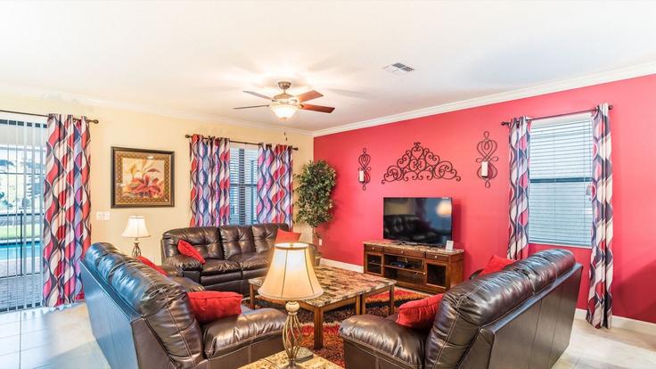Elegante sala de estar con mobiliario moderno en un apartamento en Building Belle Terre Road - livly-housing - 1246723 - MCO en Four Corners, Four Corners Elegante sala de estar con mobiliario moderno en un apartamento en Building Belle Terre Road - livly-housing - 1246723 - MCO en Four Corners, Four Corners