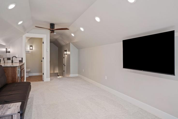 Salle de séjour élégante avec mobilier moderne dans un appartement à Building Crane Drive - livly-housing - 1247348 - USA à Three Rivers, Three Rivers Salle de séjour élégante avec mobilier moderne dans un appartement à Building Crane Drive - livly-housing - 1247348 - USA à Three Rivers, Three Rivers