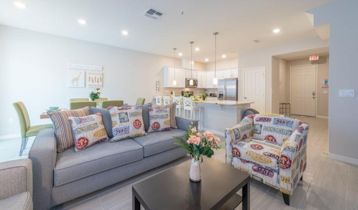 Kissimmee KissimmeeのBuilding Adelaide Drive - livly-housing - 1248292 - MCOのアパートメントにある、モダンな家具を備えたエレガントなデザインのリビングルーム Kissimmee KissimmeeのBuilding Adelaide Drive - livly-housing - 1248292 - MCOのアパートメントにある、モダンな家具を備えたエレガントなデザインのリビングルーム
