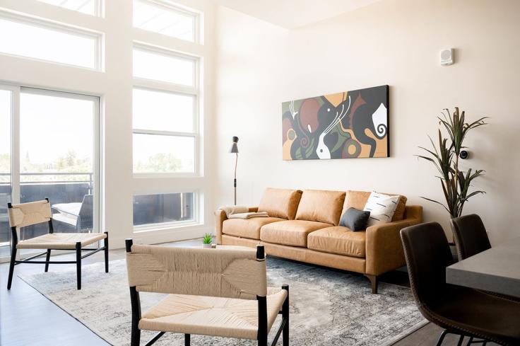 Building Zuni Street - livly-housing - 1249132 - DEN adresindeki bir dairede modern mobilyalarla zarif bir şekilde tasarlanmış oturma odası Denver, Denver