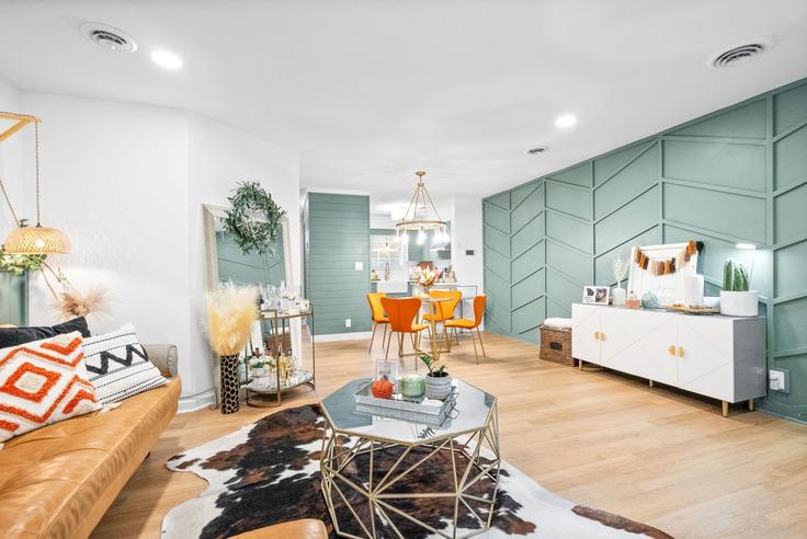 Salle de séjour élégante avec mobilier moderne dans un appartement à Building Grassmire Drive - livly-housing - 1248174 - USA à Clarksville, Clarksville Salle de séjour élégante avec mobilier moderne dans un appartement à Building Grassmire Drive - livly-housing - 1248174 - USA à Clarksville, Clarksville