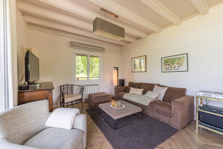 Veyrier-du-Lac, Veyrier-du-Lac 소재 Building Route du Crêt des Vignes - llaselections - 1272507 - PAR 유닛에 마련된, 현대적인 가구로 꾸며진 우아한 디자인의 거실