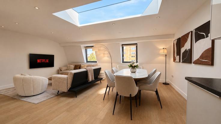 Elegante sala de estar con mobiliario moderno en un apartamento en Building Wilson Street - lls - 1553556 en London Borough of Wandsworth, London Elegante sala de estar con mobiliario moderno en un apartamento en Building Wilson Street - lls - 1553556 en London Borough of Wandsworth, London