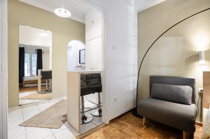 Elegant gestaltetes Wohnzimmer mit moderner Einrichtung in einer Wohnung im Building Anastasiou Zinni - localhost - 1220943 in Central Athens, Athens Elegant gestaltetes Wohnzimmer mit moderner Einrichtung in einer Wohnung im Building Anastasiou Zinni - localhost - 1220943 in Central Athens, Athens