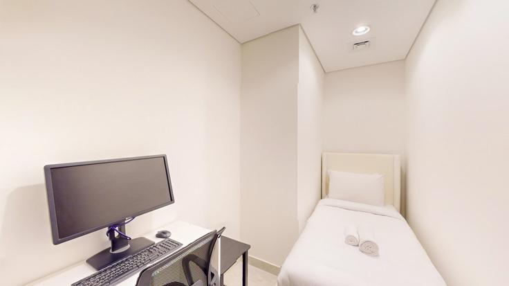 Salle de séjour élégante avec mobilier moderne dans un appartement à Building Street 11 - locationshostaway - 1050609 - DXB à Jumeirah Village, Dubai