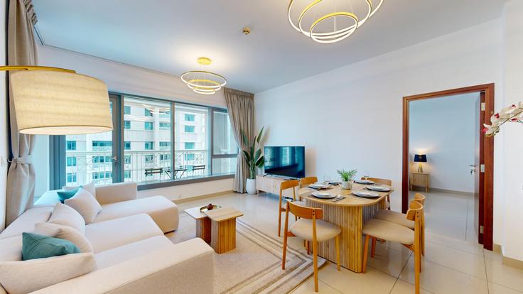 Salle de séjour élégante avec mobilier moderne dans un appartement à Building Sheikh Mohammed bin Rashid Boulevard - locationshostaway - 1363384 à Downtown Dubai, Dubai