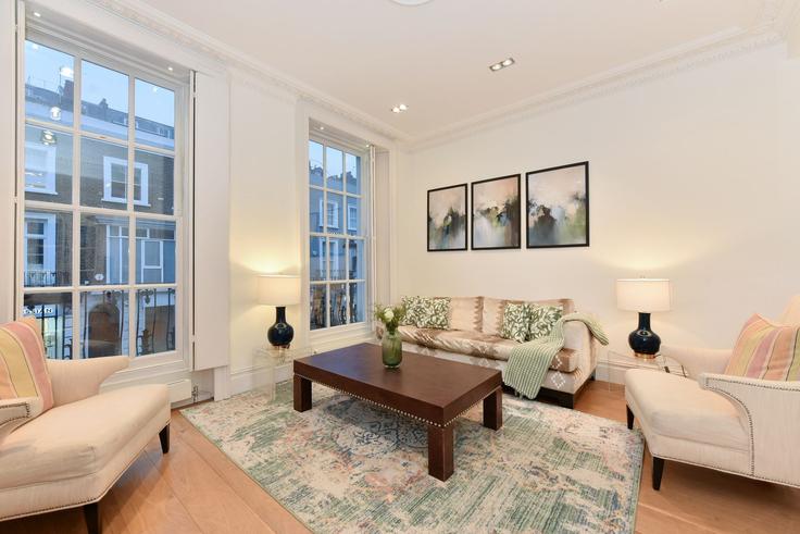 Beauchamp Placeにある2件の寝室・家具付きアパート(1262773P、Royal Borough of Kensington and Chelsea、London)写真 1枚 Beauchamp Placeにある2件の寝室・家具付きアパート(1262773P、Royal Borough of Kensington and Chelsea、London)写真 1枚