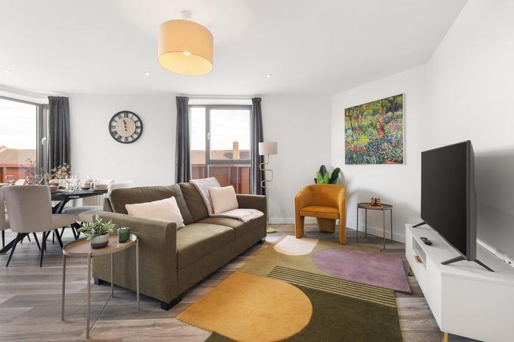 Harrow London Borough of BrentのBuilding Preston Road - london-dream-stays - 1522101のアパートメントにある、モダンな家具を備えたエレガントなデザインのリビングルーム
