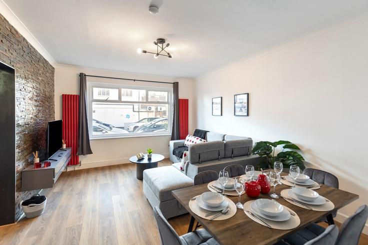 Building Alba Gardens - london-dream-stays - 1364961 adresindeki bir dairede modern mobilyalarla zarif bir şekilde tasarlanmış oturma odası London Borough of Barnet, London