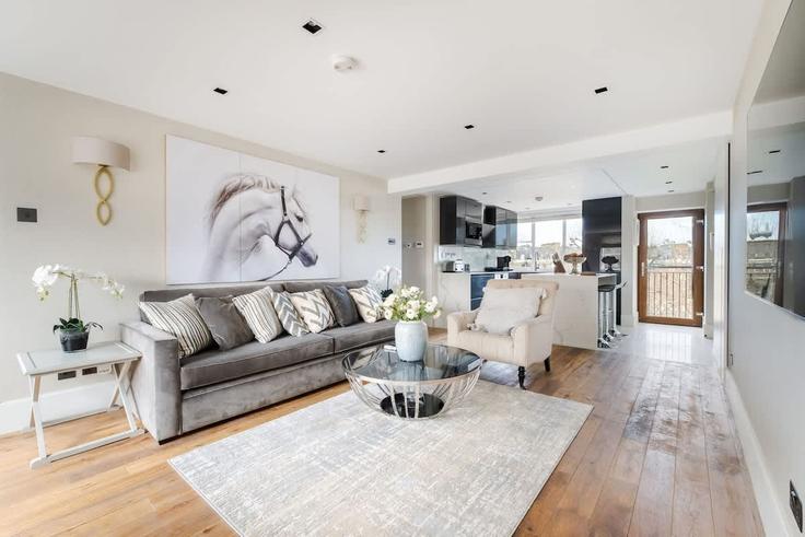 City of Westminster, London에 위치한 Building Clifton Gardens - londoners-apartments-ltd - 1540246 유닛의 세련된 인테리어가 돋보이는 거실
