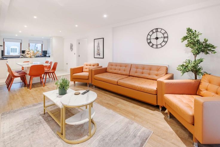 Elegante sala de estar con mobiliario moderno en un apartamento en Building Edgware Road - londoners-apartments-ltd - 1540256 en City of Westminster, London Elegante sala de estar con mobiliario moderno en un apartamento en Building Edgware Road - londoners-apartments-ltd - 1540256 en City of Westminster, London