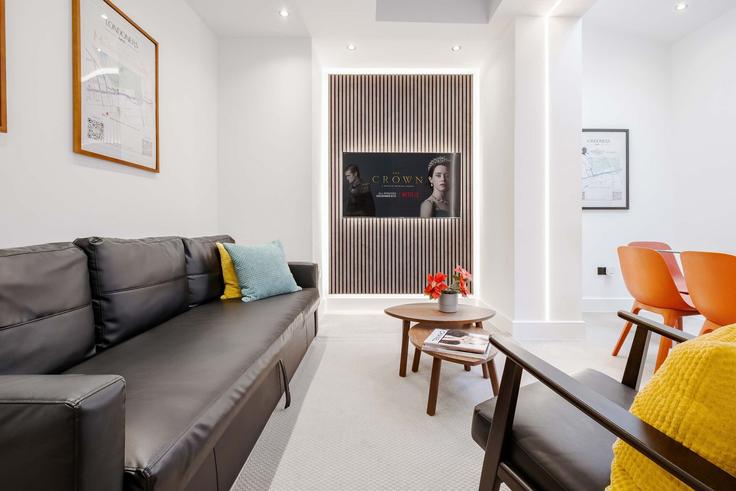Elegantly designed living room with modern furnishings in an apartment at Building Devonshire Place - londoners-apartments-ltd - 1540261 in City of Westminster, London Elegantly designed living room with modern furnishings in an apartment at Building Devonshire Place - londoners-apartments-ltd - 1540261 in City of Westminster, London