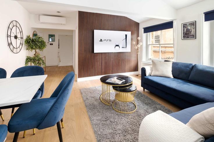 Elegante sala de estar con mobiliario moderno en un apartamento en Building Devonshire Mews West - londoners - 1359606 en City of Westminster, London
