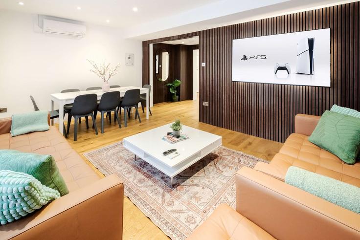Elegante sala de estar con mobiliario moderno en un apartamento en Building Devonshire Place - londoners - 1359594 en City of Westminster, London