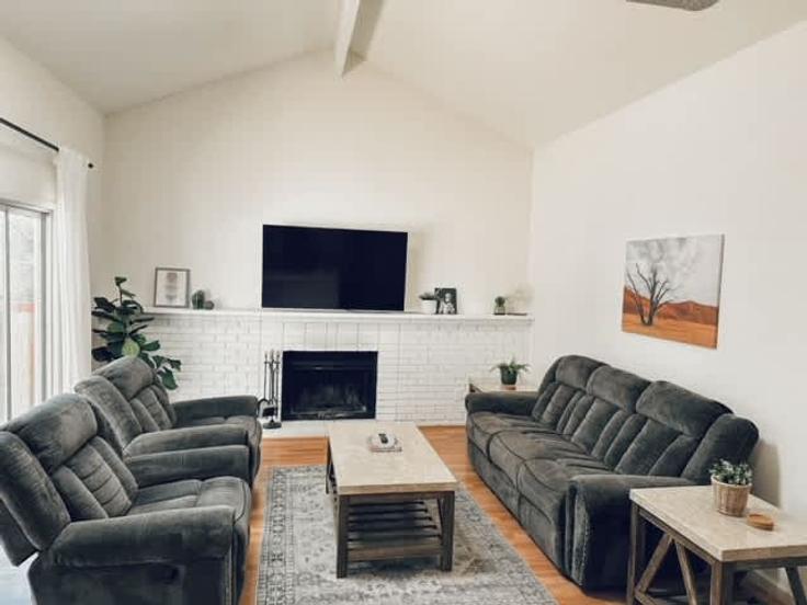 Salle de séjour élégante avec mobilier moderne dans un appartement à Building Sierra Highlands Court - lussostay - 1228246 - USA à Reno, Reno Salle de séjour élégante avec mobilier moderne dans un appartement à Building Sierra Highlands Court - lussostay - 1228246 - USA à Reno, Reno