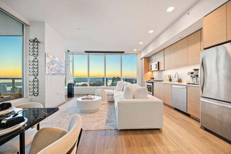Salle de séjour élégante avec mobilier moderne dans un appartement à Building Broadway - lussostay - 1240425 - SAN à San Diego, San Diego Salle de séjour élégante avec mobilier moderne dans un appartement à Building Broadway - lussostay - 1240425 - SAN à San Diego, San Diego