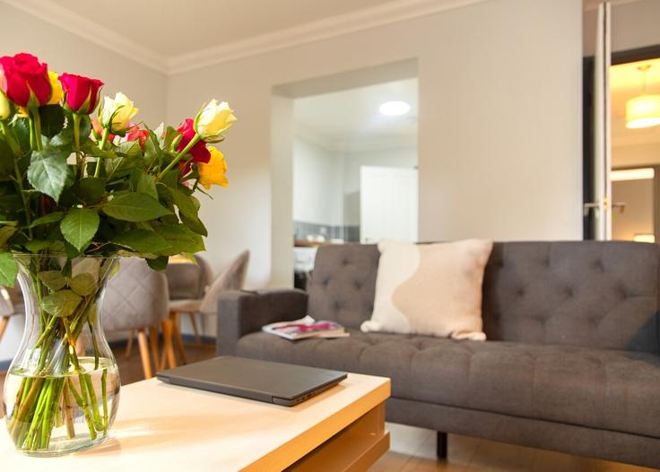 Southampton, Southampton에 위치한 Building The Spinney - luxedge-real-estate-ltd - 1573013 유닛의 세련된 인테리어가 돋보이는 거실
