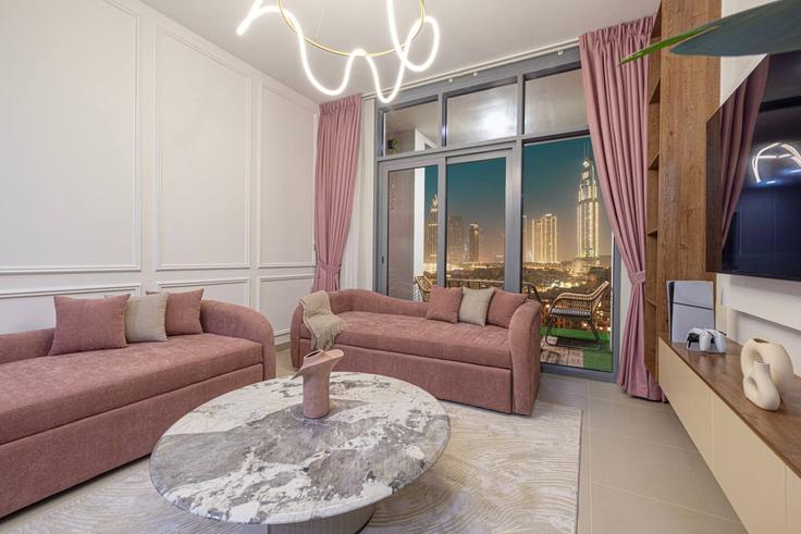 Salle de séjour élégante avec mobilier moderne dans un appartement à Building Burj Khalifa Boulevard - luxelivingcollection - 1287076 - DXB à Downtown Dubai, Dubai