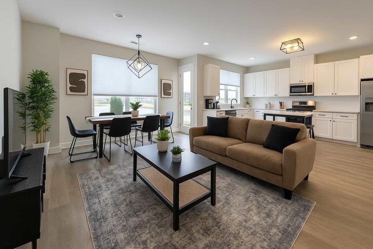 Building Torch Parkway - luxury-lili - 1502219 adresindeki bir dairede modern mobilyalarla zarif bir şekilde tasarlanmış oturma odası Warrenville, Warrenville
