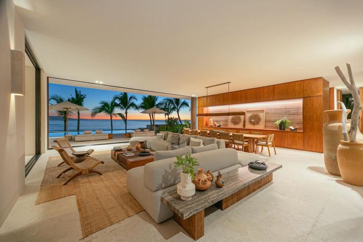 Elegant gestaltetes Wohnzimmer mit moderner Einrichtung in einer Wohnung im Building Carretera Federal la Cruz de Huanacaxtle - Punta de Mita - luxury-properties-and-guest-services-sa-de-cv - 1645585 in Punta del Burro, Punta del Burro Elegant gestaltetes Wohnzimmer mit moderner Einrichtung in einer Wohnung im Building Carretera Federal la Cruz de Huanacaxtle - Punta de Mita - luxury-properties-and-guest-services-sa-de-cv - 1645585 in Punta del Burro, Punta del Burro