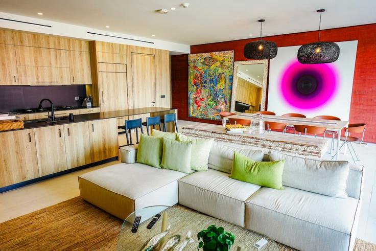 Elegant gestaltetes Wohnzimmer mit moderner Einrichtung in einer Wohnung im Building Carretera Federal la Cruz de Huanacaxtle - Punta de Mita - luxury-properties-and-guest-services-sa-de-cv - 1645613 in Punta del Burro, Punta del Burro Elegant gestaltetes Wohnzimmer mit moderner Einrichtung in einer Wohnung im Building Carretera Federal la Cruz de Huanacaxtle - Punta de Mita - luxury-properties-and-guest-services-sa-de-cv - 1645613 in Punta del Burro, Punta del Burro
