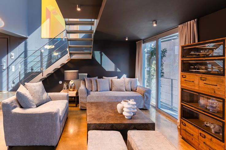 Salle de séjour élégante avec mobilier moderne dans un appartement à Building Damokleous - ma-maison-yr - 1373814 à Central Athens, Athens