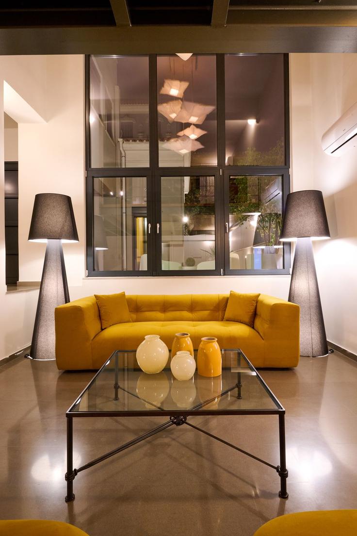 Building Granikou - ma-maison-yr - 1373811 adresindeki bir dairede modern mobilyalarla zarif bir şekilde tasarlanmış oturma odası Central Athens, Athens Building Granikou - ma-maison-yr - 1373811 adresindeki bir dairede modern mobilyalarla zarif bir şekilde tasarlanmış oturma odası Central Athens, Athens