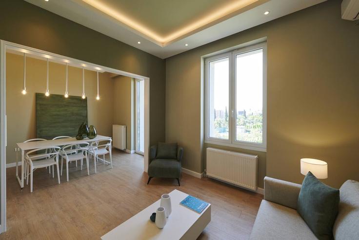 Building Meletiou Piga - ma-maison-yr - 1373809 adresindeki bir dairede modern mobilyalarla zarif bir şekilde tasarlanmış oturma odası Central Athens, Athens