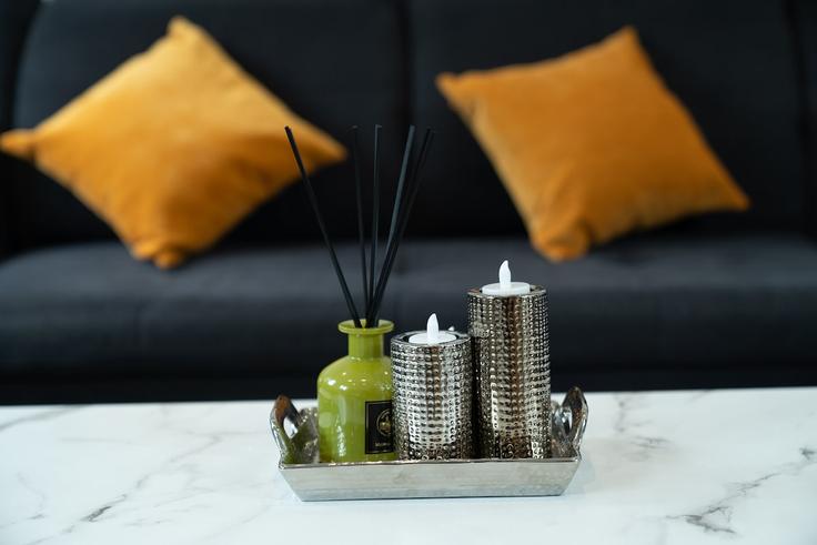 Elegant gestaltetes Wohnzimmer mit moderner Einrichtung in einer Wohnung im Building Saint Paul's Road - mabel-oko-epelle - 1493037 in London Borough of Haringey, London