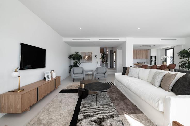 Marbella, Marbella에 위치한 Building Calle Green - mabellabanus - 1332387 유닛의 세련된 인테리어가 돋보이는 거실 Marbella, Marbella에 위치한 Building Calle Green - mabellabanus - 1332387 유닛의 세련된 인테리어가 돋보이는 거실