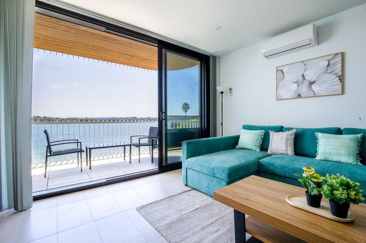 Batemans Bay, Batemans Bay에 위치한 Building Herarde Street - madecomfy - 1560442 유닛의 세련된 인테리어가 돋보이는 거실 Batemans Bay, Batemans Bay에 위치한 Building Herarde Street - madecomfy - 1560442 유닛의 세련된 인테리어가 돋보이는 거실