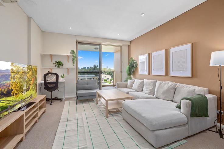 Elegant gestaltetes Wohnzimmer mit moderner Einrichtung in einer Wohnung im Building Carnarvon Street - madecomfy - 1559914 in Silverwater, Sydney Elegant gestaltetes Wohnzimmer mit moderner Einrichtung in einer Wohnung im Building Carnarvon Street - madecomfy - 1559914 in Silverwater, Sydney