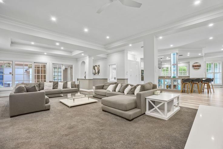 Chapel Hill, Brisbane에 위치한 Building Kirkdale Road - madecomfy - 1560018 유닛의 세련된 인테리어가 돋보이는 거실 Chapel Hill, Brisbane에 위치한 Building Kirkdale Road - madecomfy - 1560018 유닛의 세련된 인테리어가 돋보이는 거실