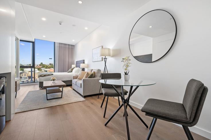 Perth North FremantleのBuilding Freeman Loop - madecomfy - 1560356のアパートメントにある、モダンな家具を備えたエレガントなデザインのリビングルーム