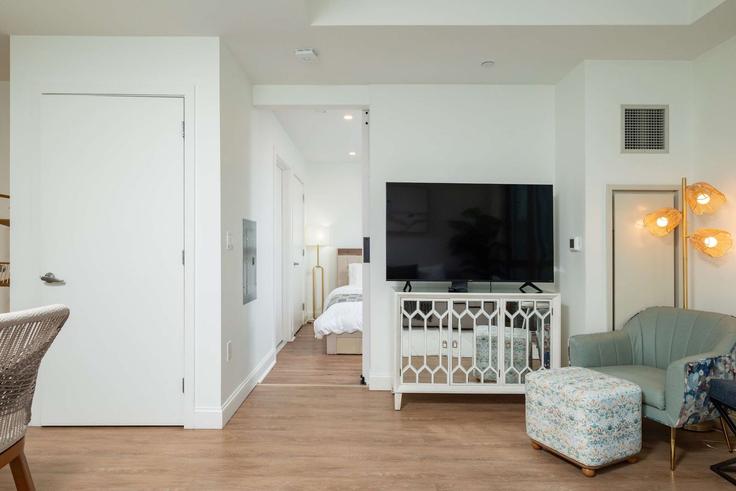 Boston, Boston에 위치한 Building Kneeland Street - massliving - 1252106 - BOS 아파트의 세련된 인테리어가 돋보이는 거실