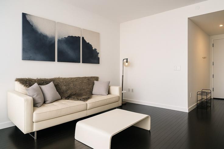 Salle de séjour élégante avec mobilier moderne dans un appartement à Building Liberty Street - matsuri-technologies-inc - 1335704 à Manhattan, New York Salle de séjour élégante avec mobilier moderne dans un appartement à Building Liberty Street - matsuri-technologies-inc - 1335704 à Manhattan, New York