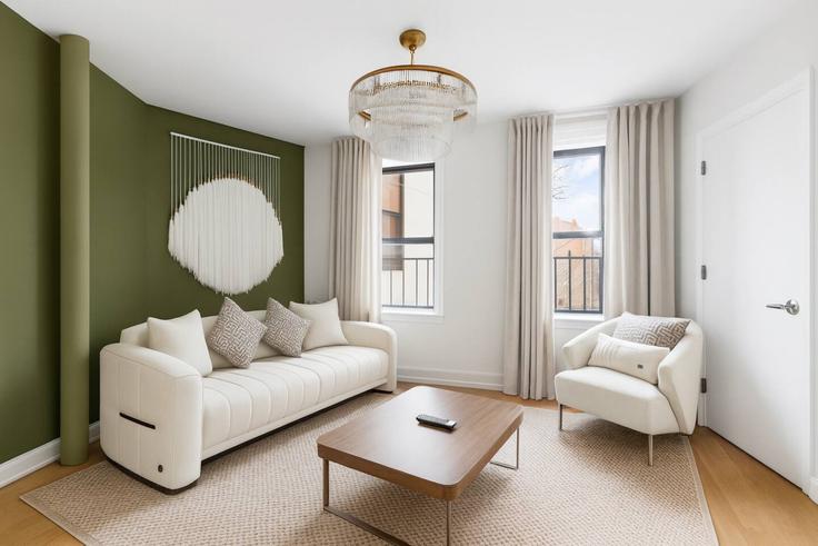 Elegant gestaltetes Wohnzimmer mit moderner Einrichtung in einer Wohnung im Building West 15th Street - max - 1341842 in Manhattan, New York Elegant gestaltetes Wohnzimmer mit moderner Einrichtung in einer Wohnung im Building West 15th Street - max - 1341842 in Manhattan, New York