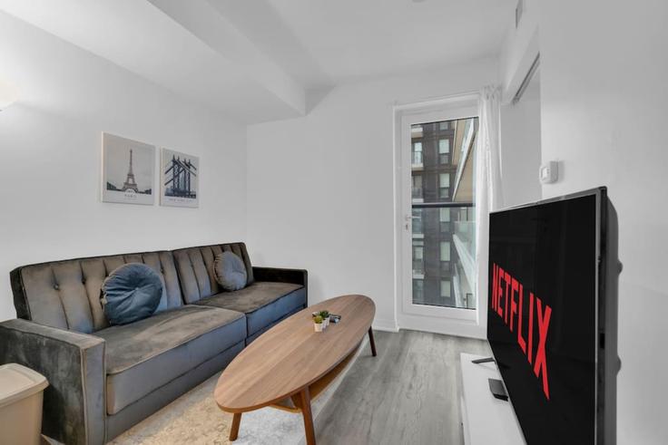 Old Toronto, Toronto에 위치한 Building Dundas Street East - maxima-properties - 1403750 유닛의 세련된 인테리어가 돋보이는 거실