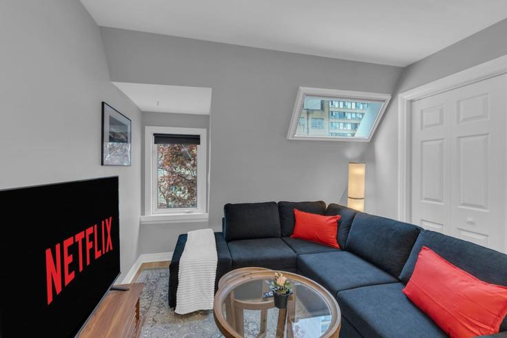 Toronto Old TorontoのBuilding Granby Street - maxima-properties - 1403759のアパートメントにある、モダンな家具を備えたエレガントなデザインのリビングルーム Toronto Old TorontoのBuilding Granby Street - maxima-properties - 1403759のアパートメントにある、モダンな家具を備えたエレガントなデザインのリビングルーム