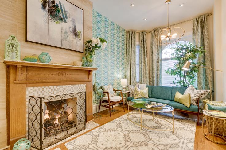 Salle de séjour élégante avec mobilier moderne dans un appartement à Building Markham Street - maxima-properties - 1403800 à Old Toronto, Toronto Salle de séjour élégante avec mobilier moderne dans un appartement à Building Markham Street - maxima-properties - 1403800 à Old Toronto, Toronto